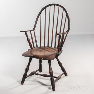 Black-painted Continuous-arm Bow-back Windsor Chair