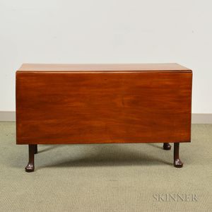 Queen Anne-style Mahogany Drop-leaf Table