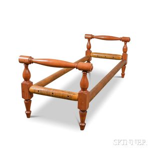 Federal-style Stained Maple Day Bed