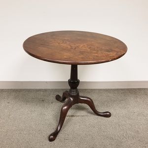 Chippendale-style Mahogany Tilt-top Tea Table
