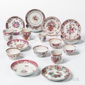 Eighteen Export Porcelain Tea Bowls and Saucers
