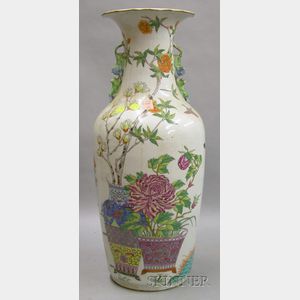Famille Rose Vase, China, 19th/early 20th century