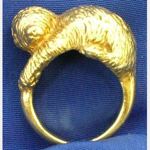 14kt Yellow Gold Dog Motif Ring.