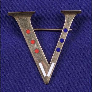 Retro 14kt Gold and Enamel &#34;Victory&#34; Brooch
