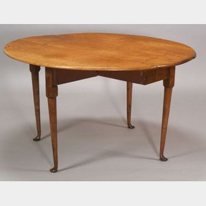 Queen Anne Tiger Maple and Maple Dining Table