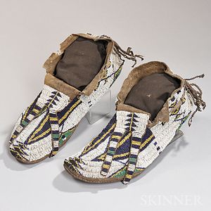 Beaded Hide Man's Moccasins