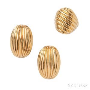 18kt Gold Earclips and Ring
