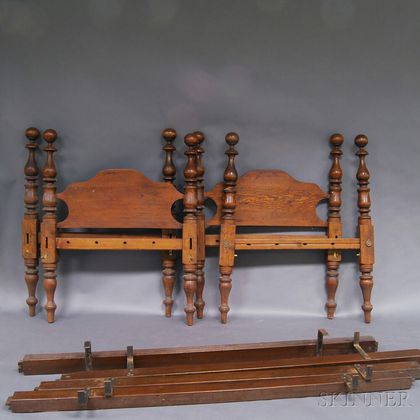 Pair of Late Federal Country Pine and Maple Low Post Cannonball Beds