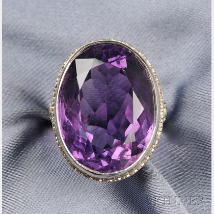 Art Deco 18kt White Gold and Amethyst Ring
