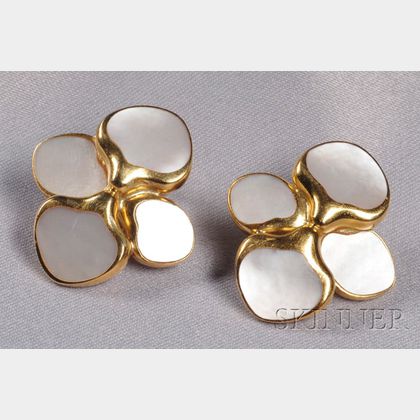 18kt Gold and Mother-of pearl "Hydrangea" Earclips, Angela Cummings