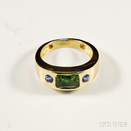 18kt Gold and Peridot Ring