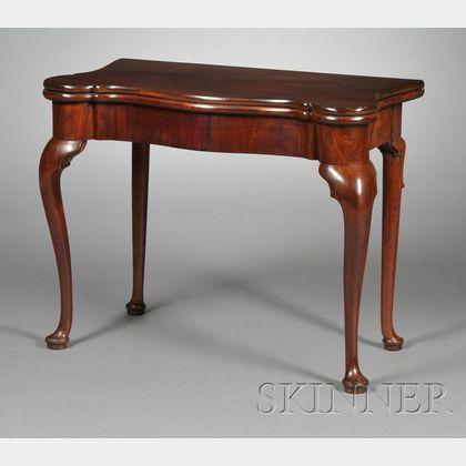 Queen Anne Mahogany Concertina Game Table