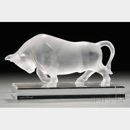 Fabergé Glass Study of a Bull