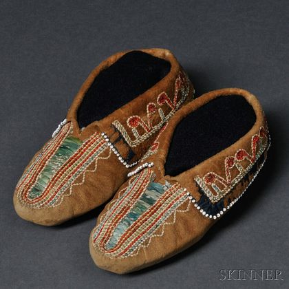 Iroquois moccasins clearance