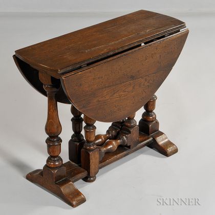 William and Mary-style Drop-leaf Side Table