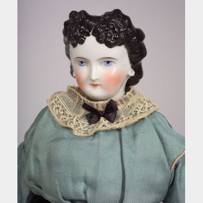 China Shoulder Head Doll with Fancy Hairstyle and Pierced Ears