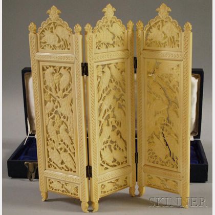 Carved Ivory Three-part Hinged Table Screen with Bird Decoration
