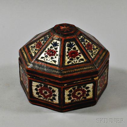 Octagonal Lacquered and Tinsel-decorated Covered Box