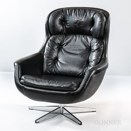 Overman Black Leather Lounge Chair