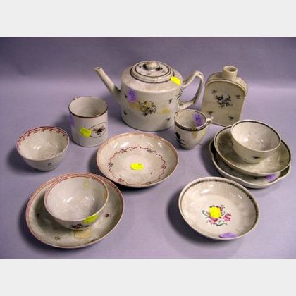 Twelve Pieces of Assorted Chinese Export Porcelain