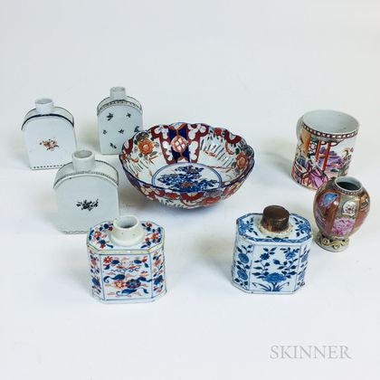 Eight Asian Ceramic Items