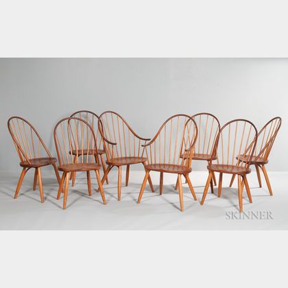 Eight Thomas Moser Bow-back Dining Chairs 