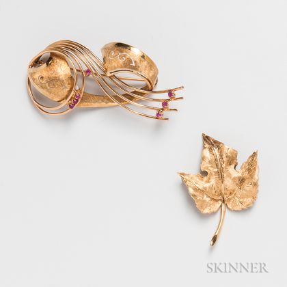 Two 18kt Gold Brooches