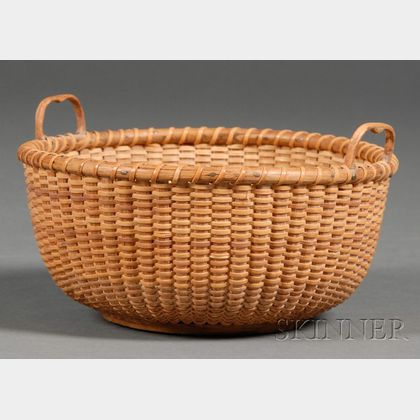 Small Round Nantucket Sewing Basket