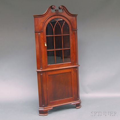 Chippendale-style Glazed Mahogany Corner Cupboard