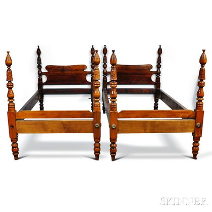 Pair of Federal-style Carved Mahogany Twin Beds