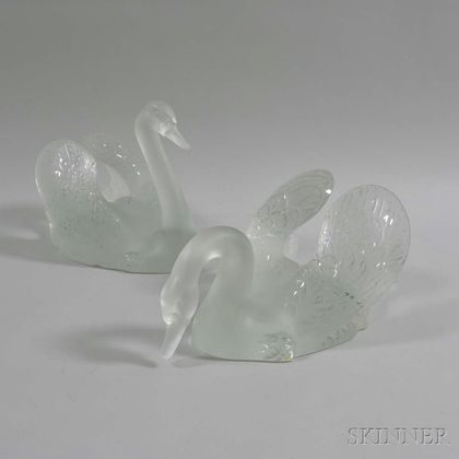 Pair of Modern Lalique Frosted Glass Swans