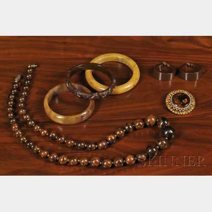 Five Pieces of Bakelite Jewelry