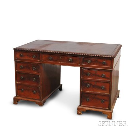 Georgian Mahogany Kneehole Desk