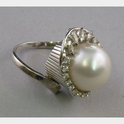14kt Gold, Baroque Pearl, and Diamond Ring