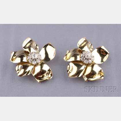 Pair of 18kt Gold and Diamond Flower Dress/Earclips, Cartier, 
