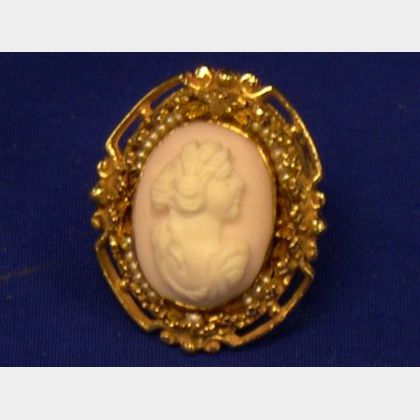 14kt Gold, Cameo and Seed Pearl Ring
