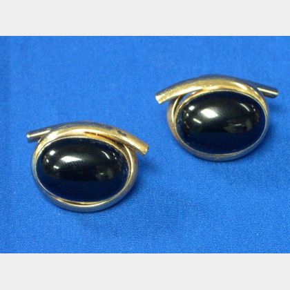 Black Onyx and Gold Earclips. 
