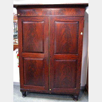 Classical-style Mahogany Two-door Armoire