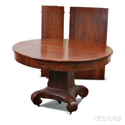 Late Classical Mahogany Veneer Pedestal Dining Table