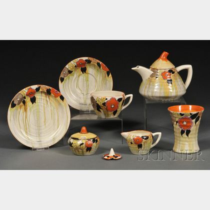 Seven Clarice Cliff Bizarre Ware Lydiat Pattern Table Items