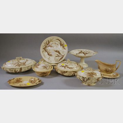 Twelve Pieces of Wedgwood Brown Transfer Seaweed-decorated Ceramic Tableware