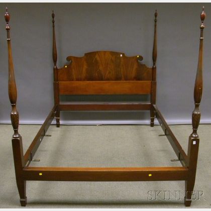 Danersk Federal-style Carved Mahogany Tall Post Bed