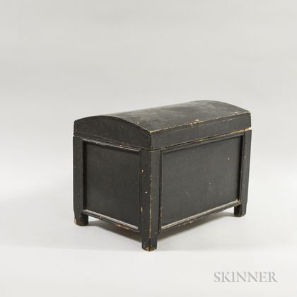 Small Black-painted Pine Dome-top Box