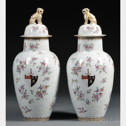Pair of Samson "Chinese Export" Porcelain Covered Urns