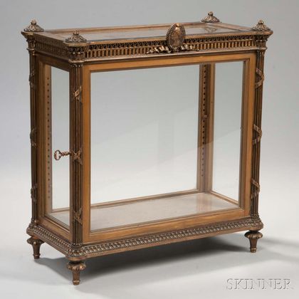 Louis XVI-style Giltwood Vitrine Cabinet