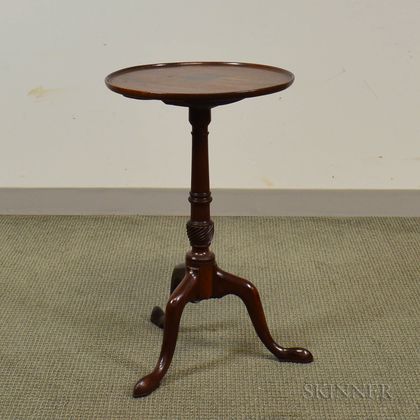 Chippendale Carved Mahogany Tilt-top Candlestand