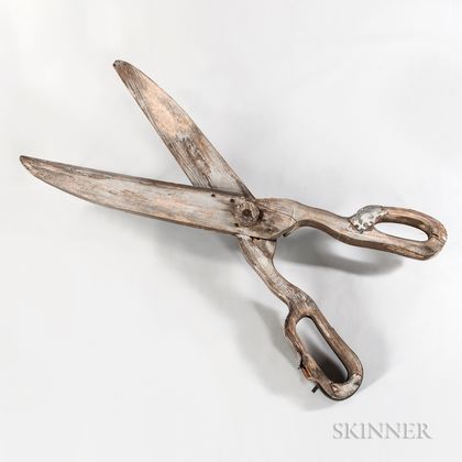 Large Gray-painted Tailor's Shears-form Trade Sign