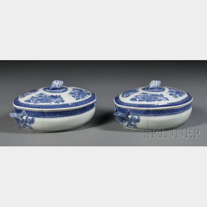Pair of Blue Fitzhugh Pattern Porcelain Covered Vegetable Dishes