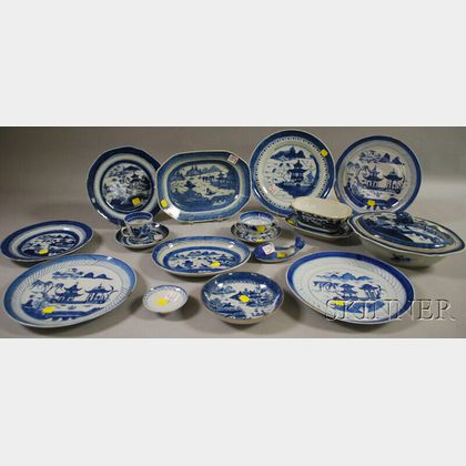 Seventeen Pieces of Chinese Export Porcelain Canton Tableware