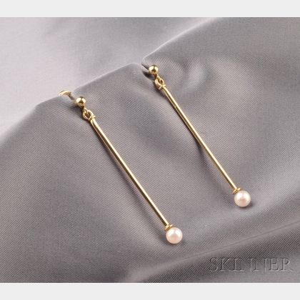 18kt Gold and Cultured Pearl Earpendants